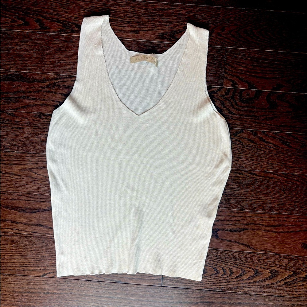 Elegant White Sleeveless Top size M office style beautiful cream top